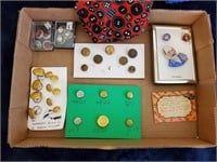 Button collector cards, coin purse, buttons