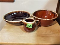 Stoneware dishes, creamer, bowls (2)