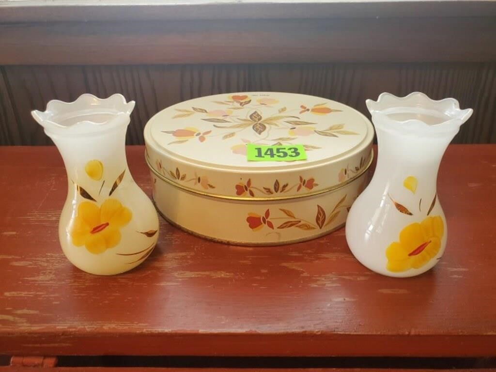 Hall Jewel Tea tin, bud vases (2)
circa 1981