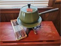 Vintage fondue pot, fondue forks