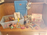 Mixed lot of vintage collectibles, buttons, toys,