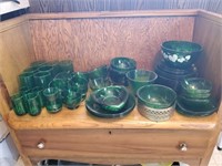 Mixed lot green dishes