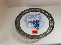 Grape decorative plate