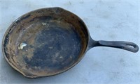 11" Wagner Cast Iron Frying Pan