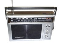 GE radio Model 7-2850B works AC or DC