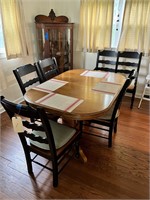 Dining Room Table w/leaf