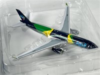 A330 Azul Big Bus Models Airplane - 1:400 Scale