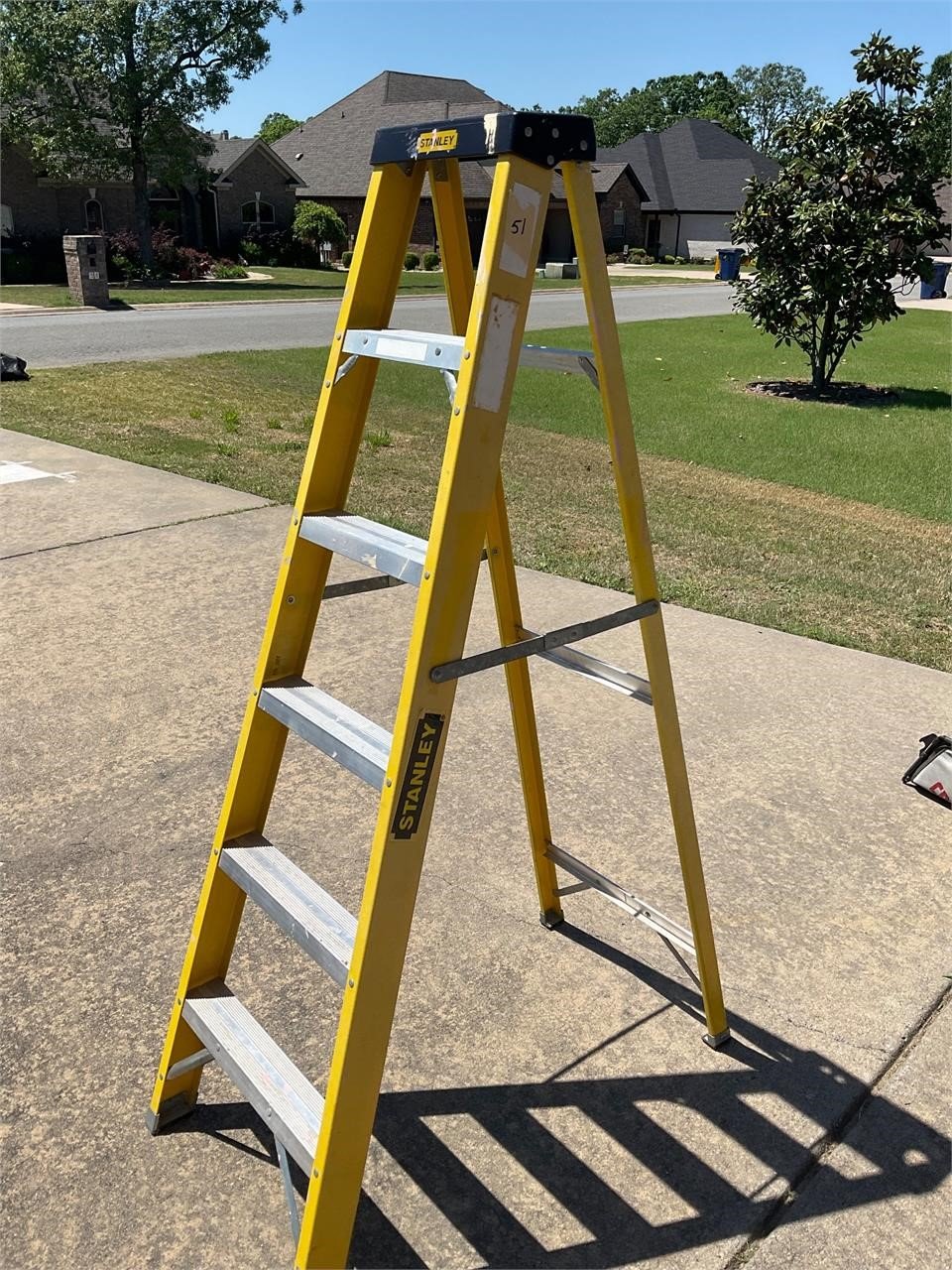 Stanley 6 ft aluminum ladder