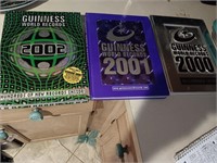 3 guinness world record books 2000 01 & 02,