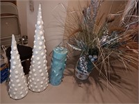 4 pc nautical shell vase 2 shell cones. 24 inches