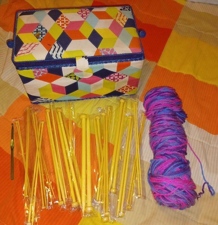 Knitting Needles Bundle