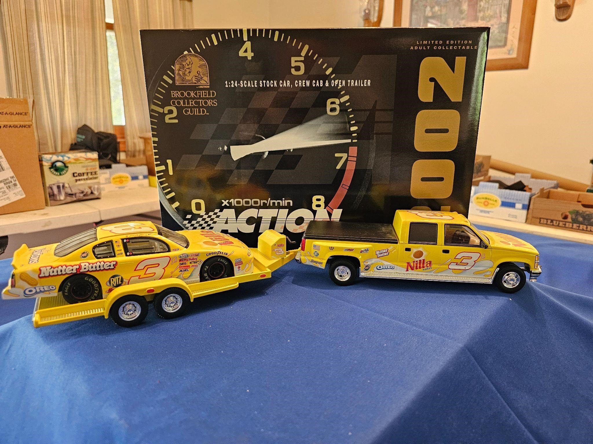 Nascar 1: 24 - Scale nStock Car, Crew Cab LTD.