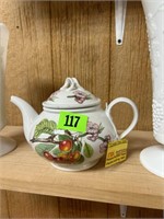 “Pomona” Porcelain cherries Teapot