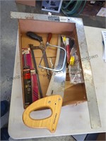 Box lot tools
16x24" square, hand saw, coping
