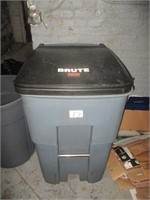 VERY LARGE TRASH CAN