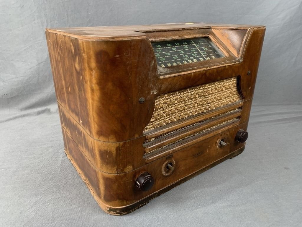Viking Model 42-50 Table Top Radio