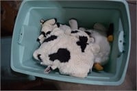 TOTE OF STUFFED COWS