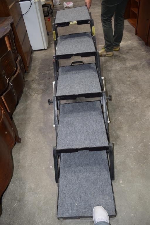PORTABLE STAIRS