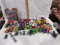 Lot of Various Size & Style Die Cast Cars/Army Men