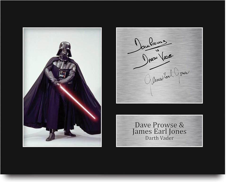 Darth Vader: Dave Prowse, James Earl Jones Display