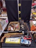 Various Tools/Level/Saw