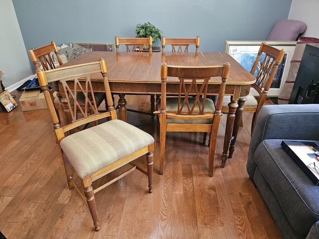 Dining Table w/ 6 chairs