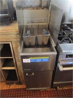 PITCO DEEP FRYER W/ SIDE SPLASH