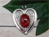 CARNELIAN HEART PENDANT ROCK STONE LAPIDARY SPECIM