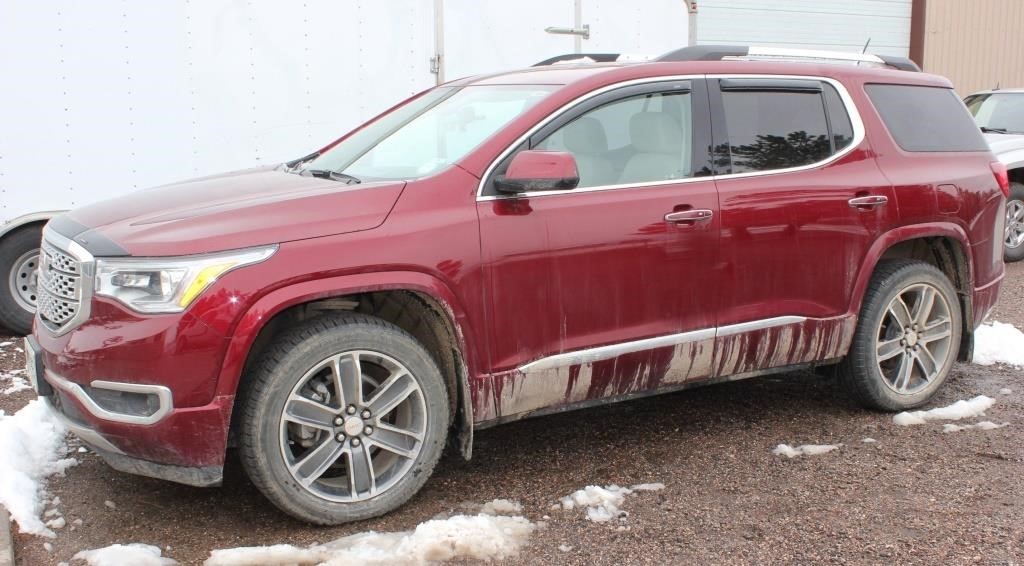 2017 GMC Acadia (more pics/video coming soon)