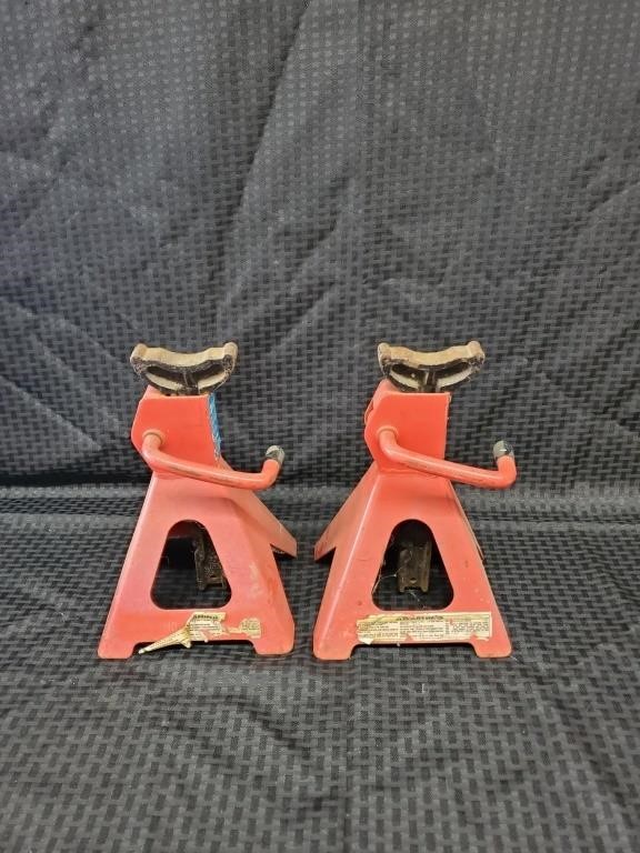 Lot of two 2ton Jack Stands