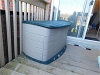 Rubbermaid Patio Storage Box with contents: