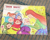 Vintage Snow White pop-up book