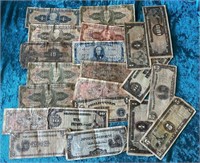 V - MIXED LOT OF FOREIGN CURRENCY (T2)