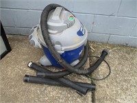 6 Gallon Shop Vacuum with Attachments
