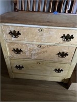 Small 3 drawer chest on rollers 30x16x30”, a wood