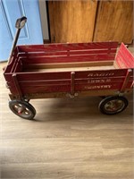 Vintage Radio Town and Country Wagon with side