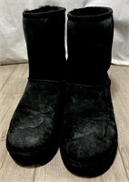 Ugg Ladies Boots Size 7 *pre-owned *stained