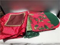 Round Holiday Tablecloth & Linens