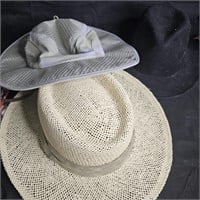 Lot of 3 hats. Cotton, woven & Arctic Cat