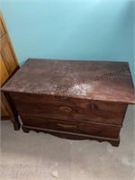 Cedar lined chest approximate measurements 21 x