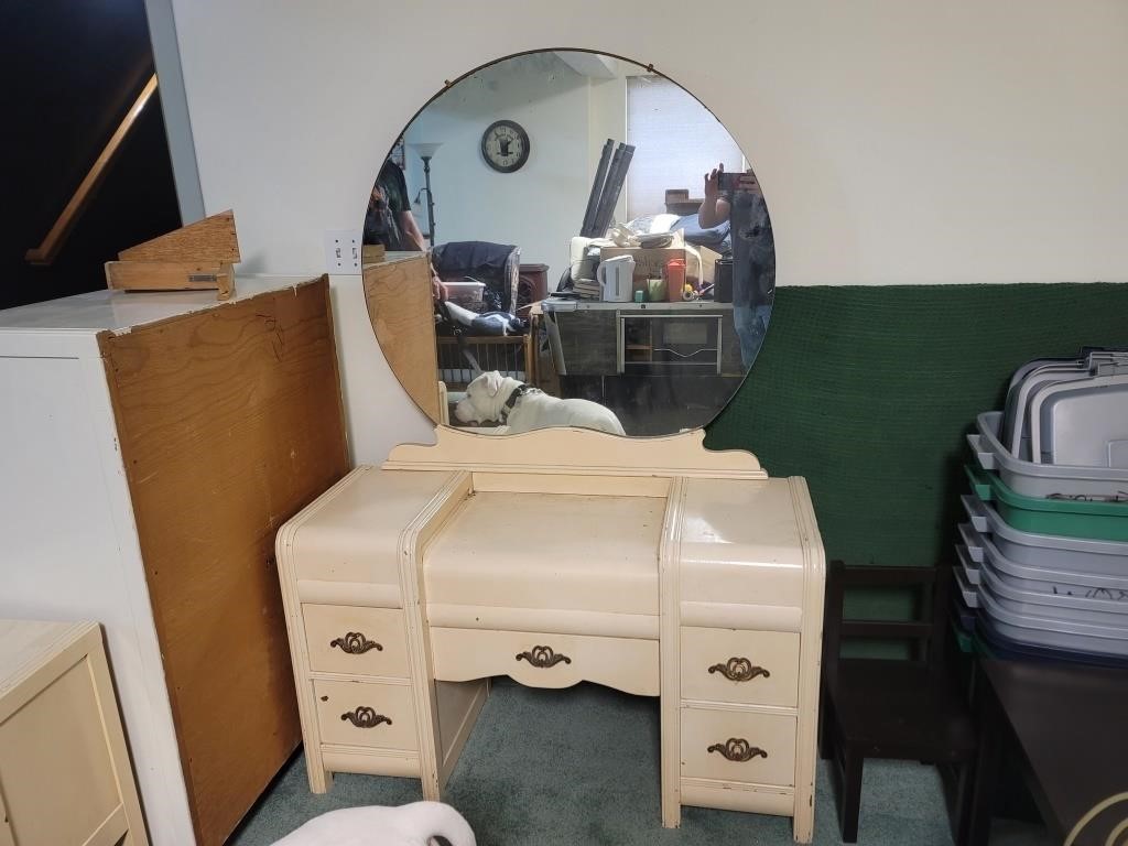 Stunning Mid Century Vanity w/ Round Mirror