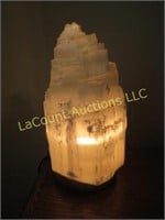 lighted crystal lamp display