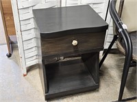End Table / Side Table w Drawer  18 x 15 x 16.5"