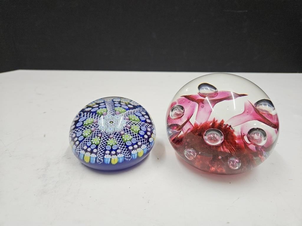 Paper Weight Marked R & Studio Glass