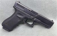 Glock 17 w/ 3 clips - 9MM
