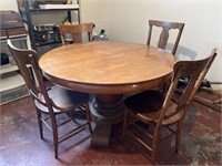 Round Oak Pedestal Table & 4 Chairs (3 Match)