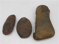 TRAY LOT OF NATIVE AMERICAN INDIAN STONE TOOLS 7IN
