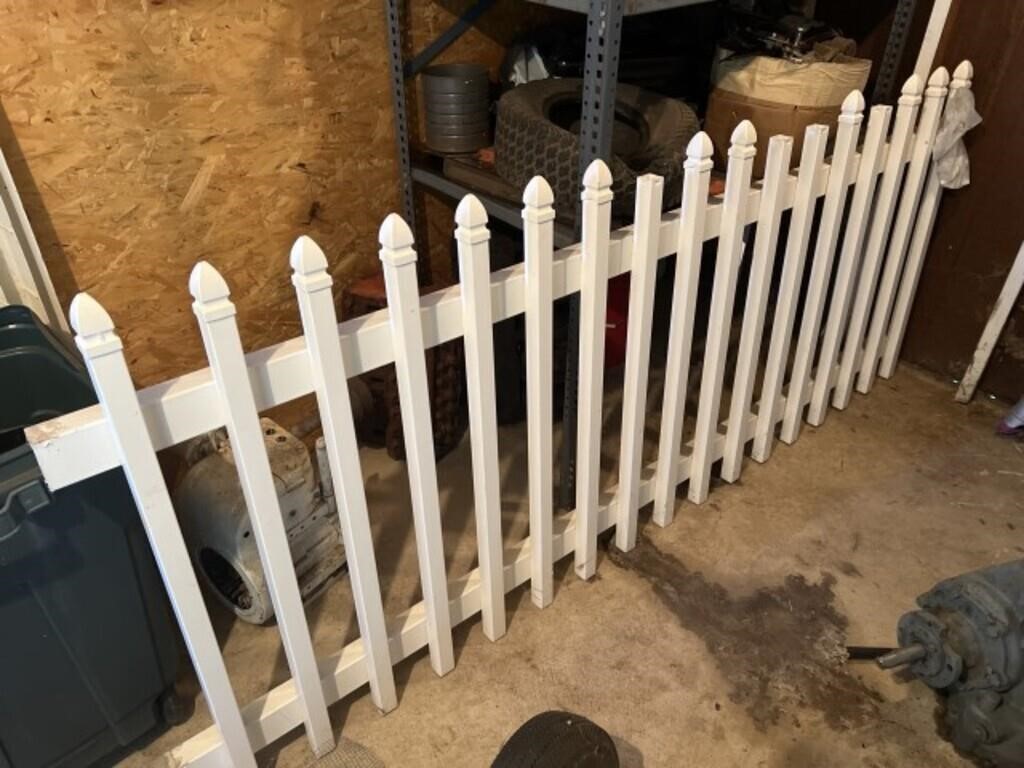 Plastic Fence Approx. 7' L