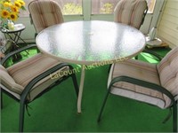 patio table w 4 chairs and pads