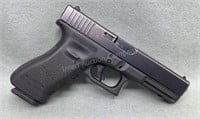 Glock 17 w/ 3 Clips & Case - 9MM